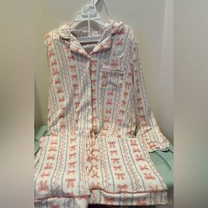 Super Cute Tahari Pink Bows Pajamas with Scrunchie- Size Adult Medium- NWT